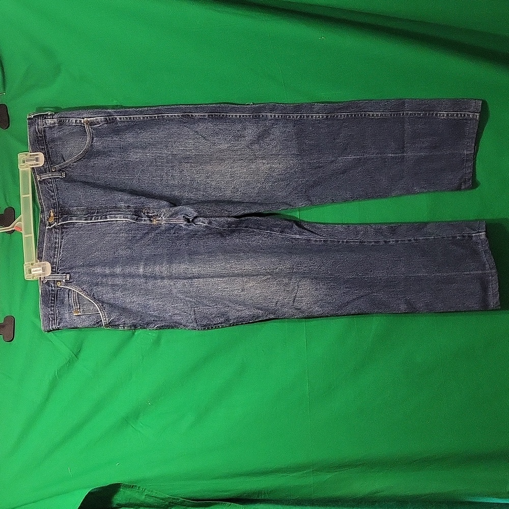 WRANGLER  42X28.5"